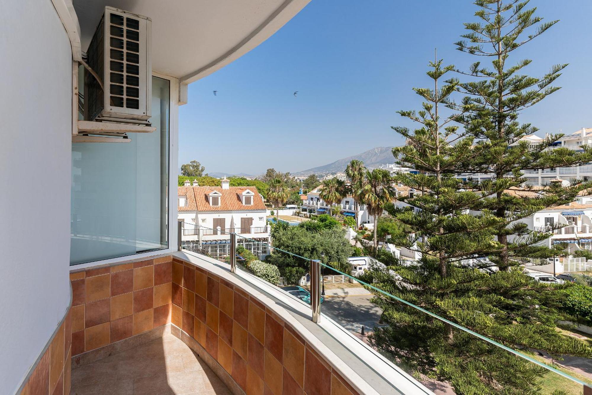 Blonzu Dominicana Fuengirola Exteriör bild