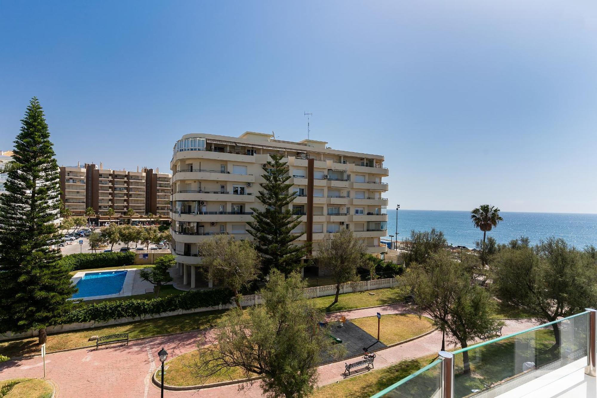 Blonzu Dominicana Fuengirola Exteriör bild