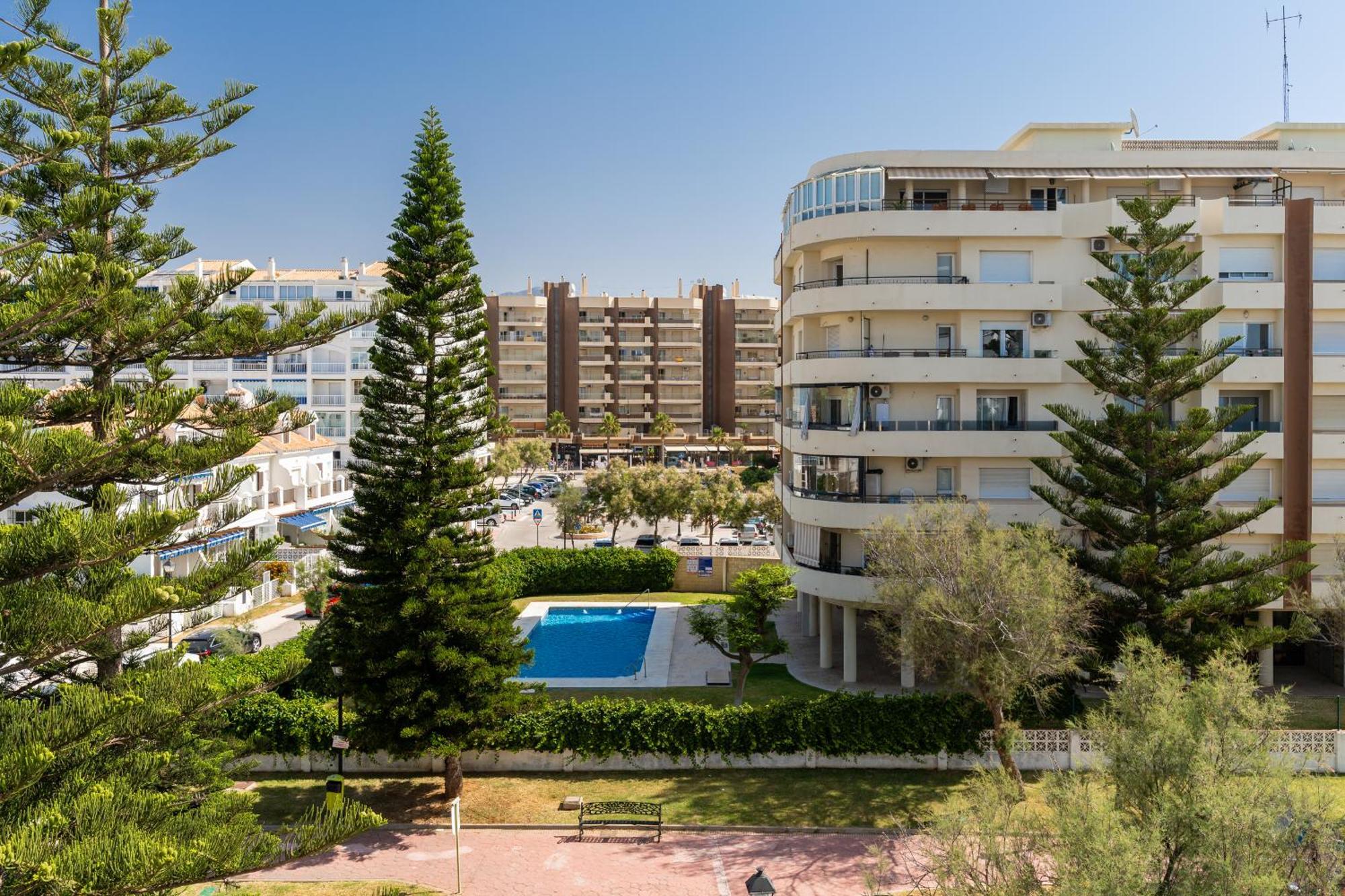 Blonzu Dominicana Fuengirola Exteriör bild