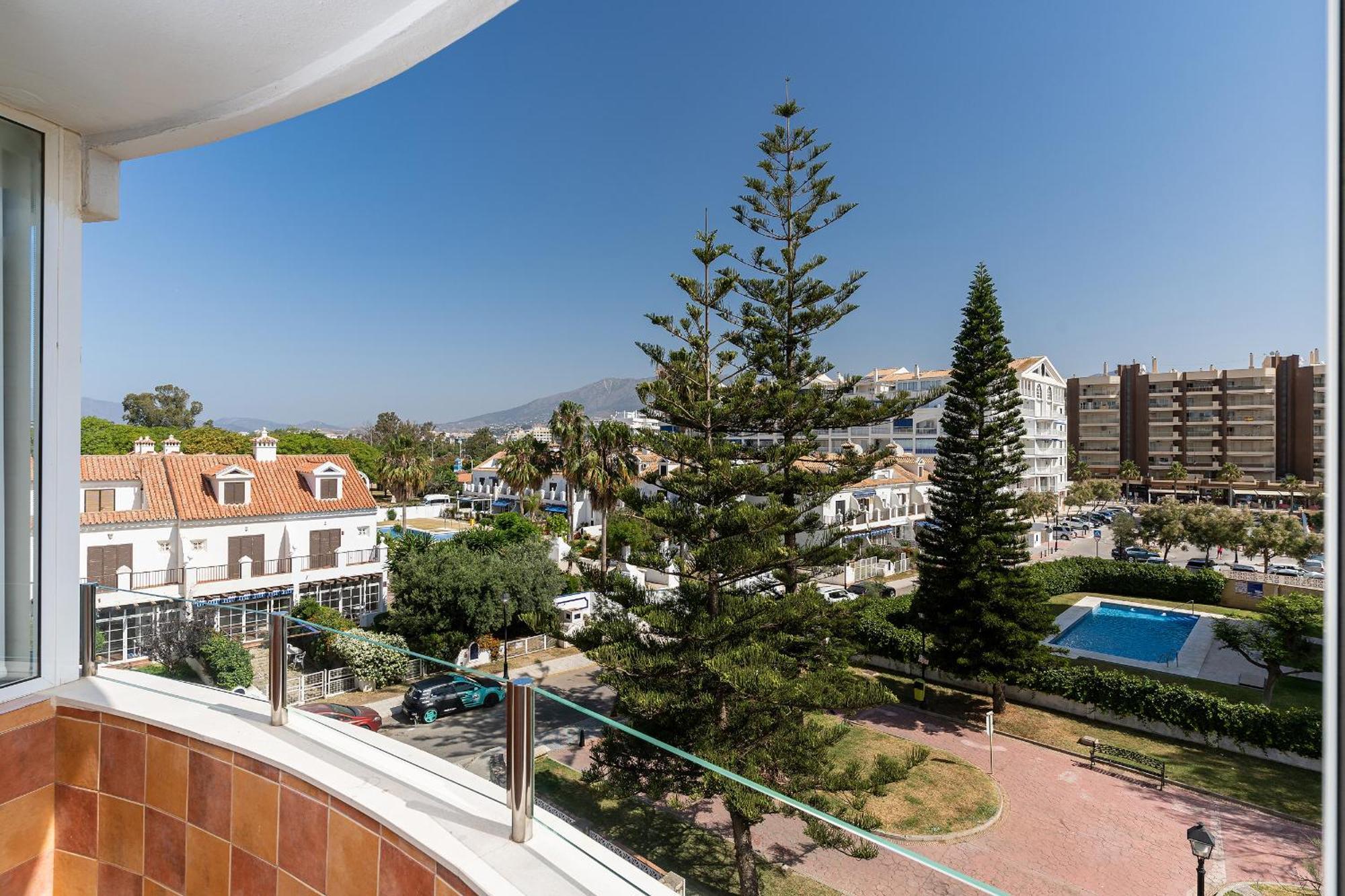 Blonzu Dominicana Fuengirola Exteriör bild